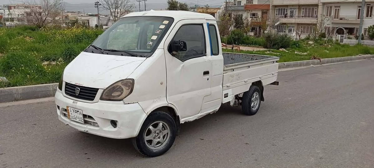 سلاوي خواتان ليبي هايڤي بوفروشتن سةيارةكة ئةيبي نيية مالي دوستة گيرو مةكينة و ئةكسلي مةزبوتة هةرچوار تايةي تازةية كامل كارةباي مةزبوتة تازة رونم گوريوة سةيارةركة مةسرة فيكراوة وجايزة.    شوين سليماني   سعر16$ مةجال.     
***********
