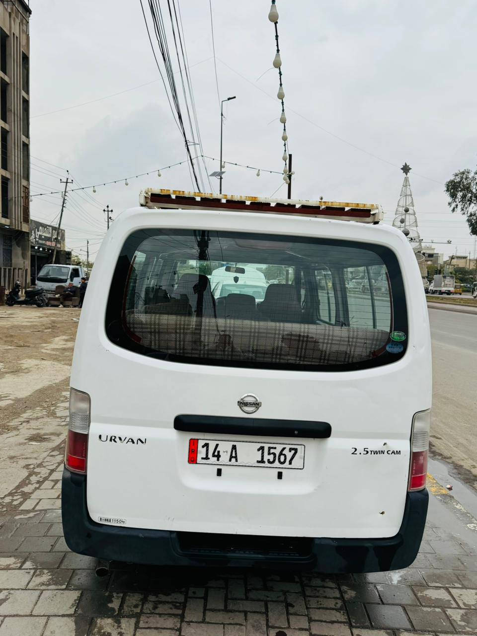 السلام عليكم ورحمه الله وبركاته
نيسان يورفان 2009 رقم بصره مشروع وطني 
سياره كير هايسه محرك ونجي محورة خير من الله 
سياره كشنات شدهن مال 2013 سياره حسب ما موضح بل صورة الخياس ذيل واحد وبيه والباقي شوف عينك هاااي سيارة كبالك تعجبك عل راسي 
اتصل وبيك خير ودلل 
مكان السياره بغداد الشعب 
السياره بسمي شرط تحويل ثاني يوم 
رقم السياره انكليزي 
اسف الاطالة 
اتصال ***********
اخوكم واخدمكم
