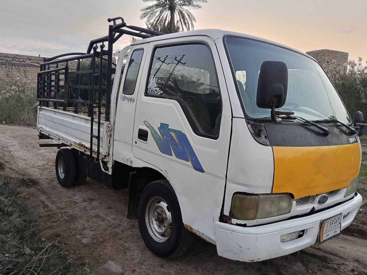 السلام عليكم كيا فنتيره موديل 2000 للبيع المكان السماوه مكفوله گير محرك كهربائيات السعر53  للتواصل على هذا الرقم ***********
