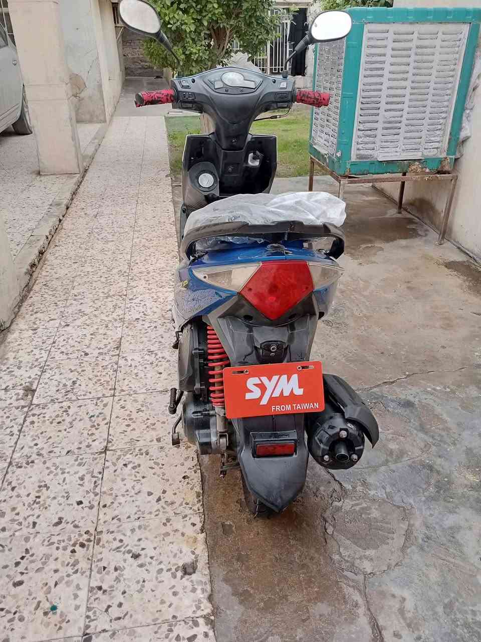 #ياالله السلام عليكم
دراجه سايم نحله الكتروني مكينتها فول نعومه وحلوه الدراجه بفضل الله مال جناي وكشر مثل ماموضحه بالصور وبلاديه كهربائيات كلها شغاله نكره صلف. وهندر تايرات جدد والدراجه جاهزه مناقصها شيء 
 السعر650وبيها مجال للطيبين وبيك خير وادلل 

هــ(***********)
