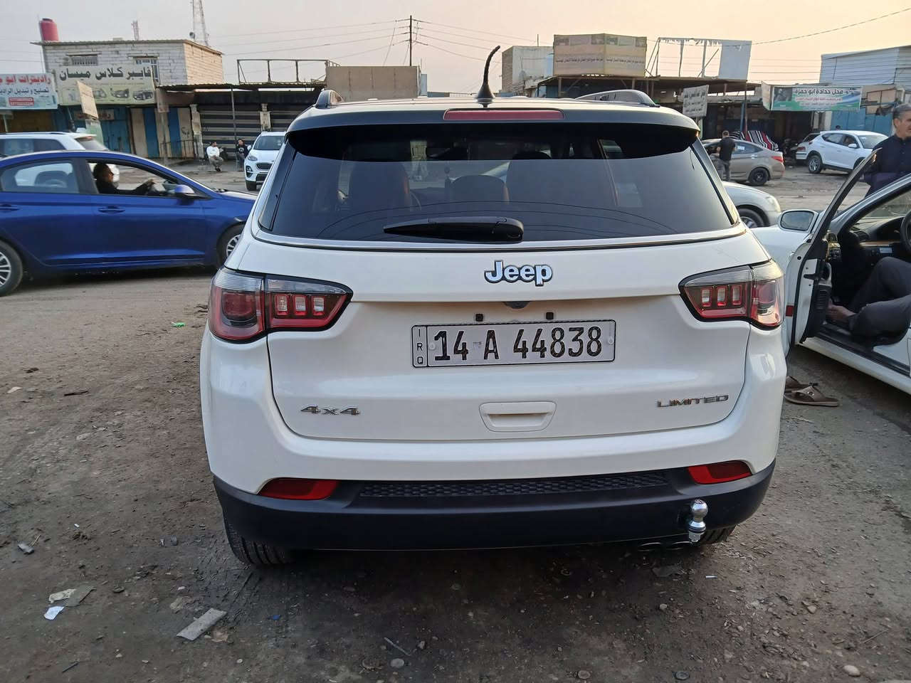 جيب كومباس 2018وارد
جنايها ولد دكتور يعني ما متعوبه 

 أمريكي ممشى ٧١ ميل

رقم : ‏‪***********‬‏

فول مواصفات فتحتين 

سعر 1٣٧$وبيها مجال

• 🎨 لون السيارة: ابيض 

• ⚙️ عدد السلندرات: 4 سلندر

• 🧠 حجم المحرك: 2400

• 🪪 رقم اللوحة: بصره باسمي

• 🖤 مقاعد جلد أسود  

المواصفات:

• 🔘 تشغيل بصمة

• 🚪 دخول ذكي

• ⚡ كشنات كهرباء

• ♨️ كشنات أمامية تدفئة

• 📺 شاشة كبيرة

• 📡 تشغيل عن بعد

• 🎥 كاميرا خلفية دوّارة

• 🔻 سايد بريك بصمة

• ❄️ قطعتين تبريد

• 👁️‍🗨️ نظام النقطة العمياء

• 💡 إشارات على المرايا

،🛟السبير ويل كب • 

• 🛞 ثلاث أنظمة قيادة: أوتو، جبلي، ثلجي

• 🚧 نظام خروج عن المسار

• 🛑 نظام التوقف التلقائي

• 🧩 هواي مواصفات إضافية

ادامه كامله 

حادث موجود تقرير بصور ‏

 مكان السيارة العماره مغربه
