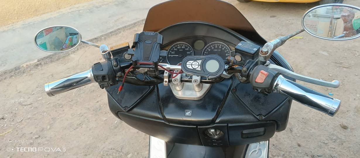 فورزه 08 بصمه عميه بلاد كهربائيات شغاله محرك مبدل فقط رنك ما مفتوح
مانع سرقه 
***********
بغداد 
Mb3مع صافرة انذار للسرقه 
الاضافات 

دوسات نيكل 
يدات نيكل 
مري اصليه 
ستاند سل ستيل 
سبايدر سل ستيل 
جنطه طويله 
دهن مداريها ام زويل 
الكفرات 80٪
اوراق كامله مع المنفيس والكمرك ووصل الكمرك يعني تروح ترقم كبل
