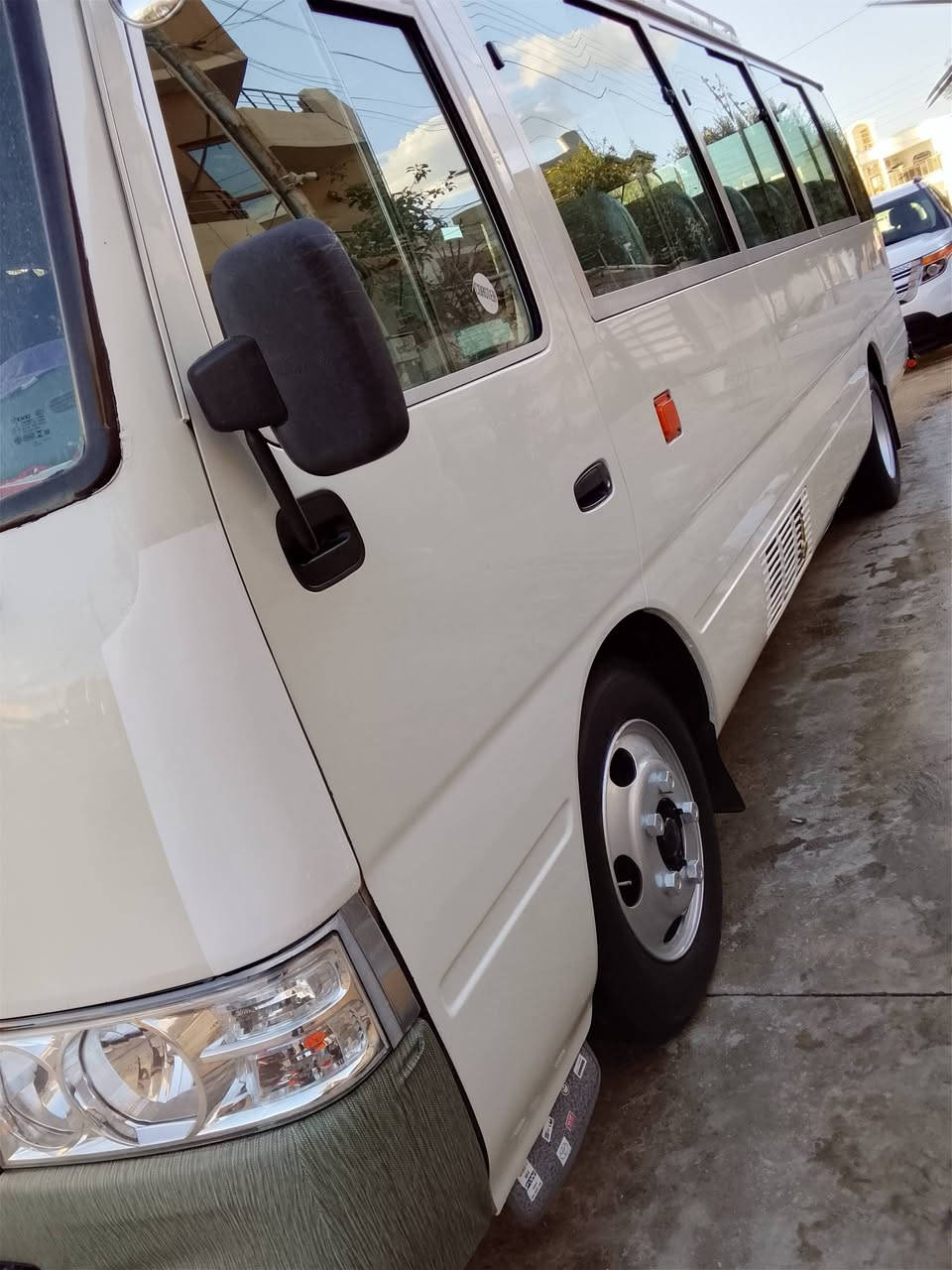 كوستر للبيع مديل2013بي مكانات صبغ سعر280$
***********
