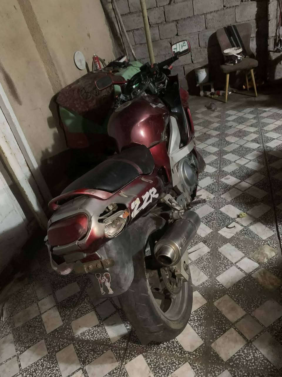 سلام عليكم حبايب  كاو سكي  520cc 1999   دراجه سوت حاث ونتركت تشتغل تخربط. بيه كابريترات تعبانه مكينه ما مفتوحه تجي تفحص وتشف ابيع هل موجود تاير امامي جديدباتري جديد بريكات جدد مكاني بغداد  شعب  *********** سعر 850الف  محمد علاء
