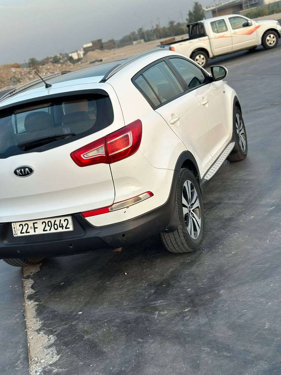 السلام وعليكم 
كيا سبورتج 2012 خليجي.
مكينة 2400 دوش 
 كير 6 نمر مكفولات .
تبريد تدفئة  كهربائيات كلهن شغاله 
بانوراما  شغال ثلاث تحكمات
سياره بيها باب السايق صبغ بدون اي دواخل
سنويه لل 2027
مكانها قضاء الصويرة 
اتصل ع الرقم وتدلل
***********
واتساب متوفر
