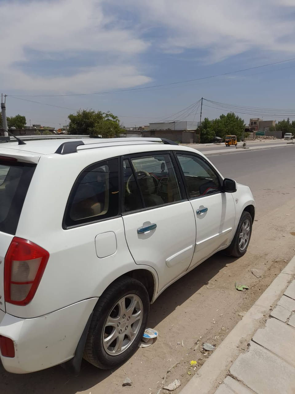 للبيع موديل 2013 رقم بابل الجديد انكليزي مكينة جديدة قبل شهر مشدودة بيها قطعتين صبغ باب خلفي
جاملغ خلفي صفحة السايق السيارة ب أسمي مكان السيارة بغداد حي الجهاد 
***********
السعر مناسب 45 بيها مجال
