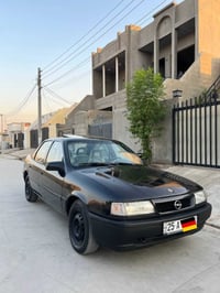فكترا • ١٩٩٢ • محرك ١٨٠٠