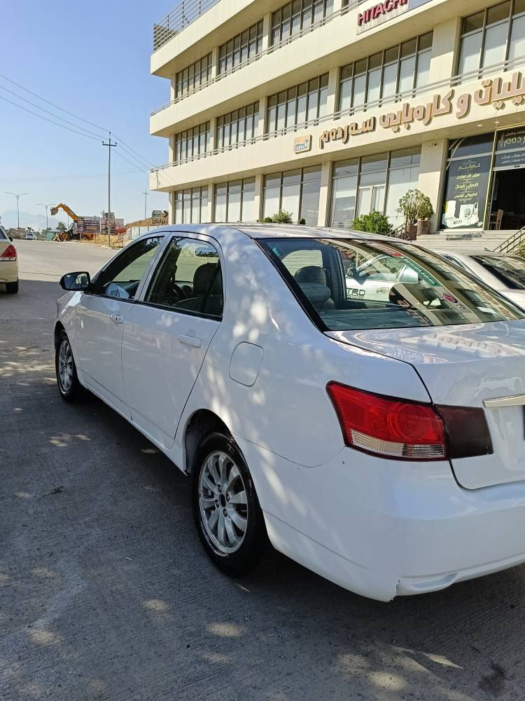 BYD 2012 
سەنەویو ئەوەلیاتی لەگەڵە 
گێڕومەکینەی سەنی 16 ڕەش خراوەتە سەر تازە بەنزین زۆر کەم ئەخوات 
4جام کارەبایە
تۆماتیکە  
سڵایدە
بەسمەیە 
قفڵ مەرکەزیە  
سعری 30گەڵایە 
ناونیشان سلێمانی 
***********
*********** السليمانية, العراق
