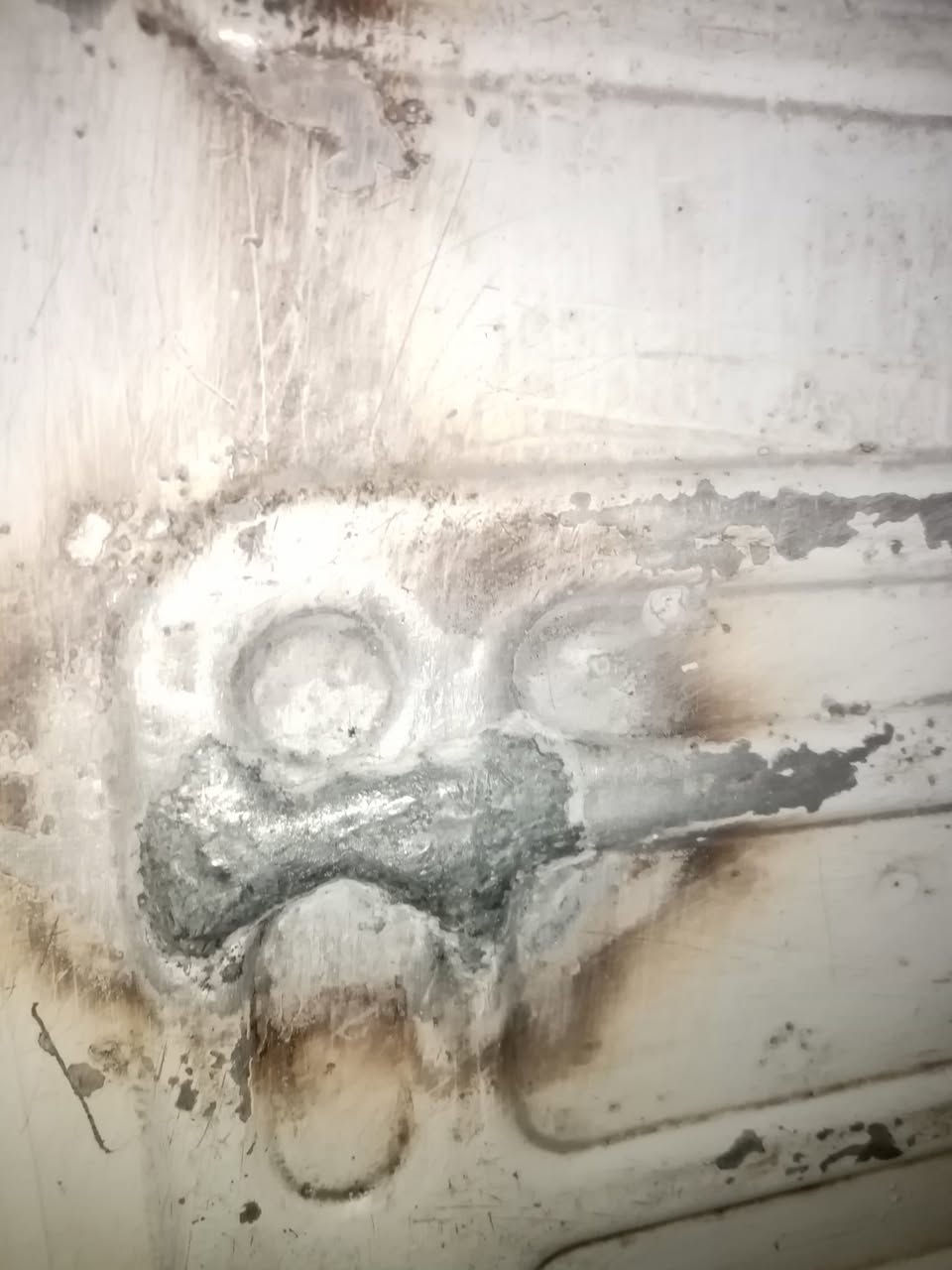 صيانه موقعيه متنقله
تصليح ثلاجه مثقوبه(ليك) اثناء عمليه ازلة الثلج والتنظيف
احمد ابوعباس/الرفاعي ***********
***********
