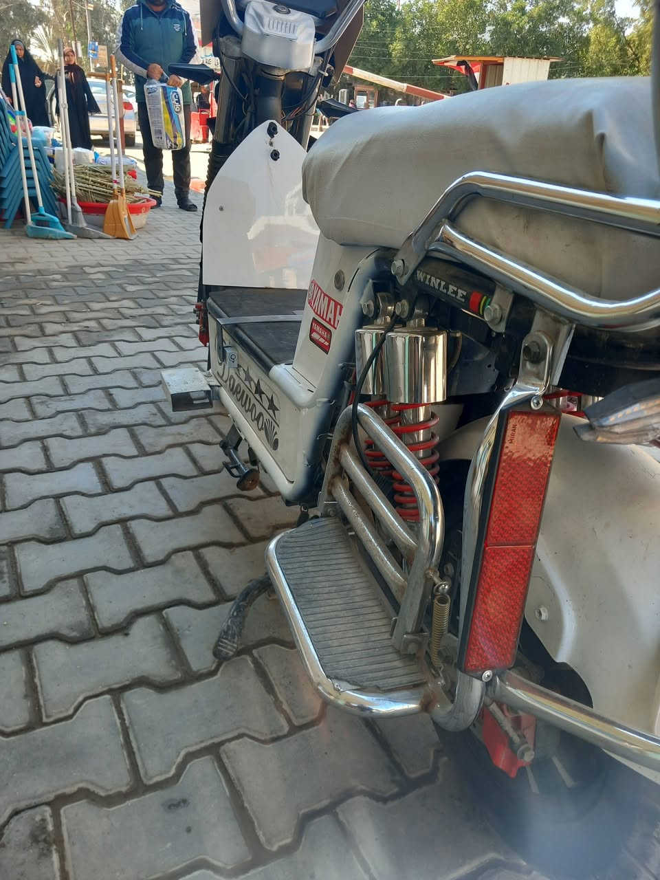 مستعجل عالبيع ب ٦٠٠ الف عالفحص تأخذها مكان بالمحمودية حي العسكري قرب جامع الأمين..معلومة مصبوغه لو ابيض حراري مع اضافة بعض الاشياء للجمالية فقط ..أي استفسار وشراي عالخاص مو شراي لاتعلق رجاءا


**إذا كنت صاحب هذا الإعلان وتريد حذفه لأي سبب، رجاءا أرسل رسالة إلى الدعم الفني**