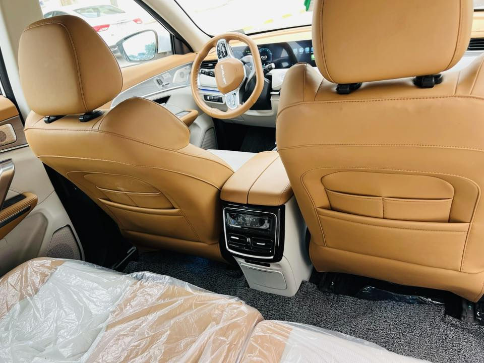 سلام عليكم
جيتورx70 2024   لون ابيض 
رقم (بغداد )
ماشية 24  قابل للزيادة  
بانوراما 
كشنات جلد + تدفئه تبريد + خزن + كهرباء
صندوق كهربائي 
حساسات امامي خلفي 
رادار جانبي 
محرك 16 توربو 
گير 7 نمر 
اضويه زنون متحرك 
داخل ليد بالكامل 
اضويه ترحيب 
تحكمات ستيرن
ويل حجم 20
5 كامرات + كامره 360 
7 راكب 
3 وضعيات قياده 
اكروز سرعه 
شفتات 
بصمات 2
Auto hold
هاند بريك كهربائي 
داخل مشمشي 
السياره بدون ضرضر مكفوله من الدعاميه للدعاميه السياره  على حالة الوكالة 
سعر السياره28  مليون وبيه مجال 
مكاني نجف ***********
