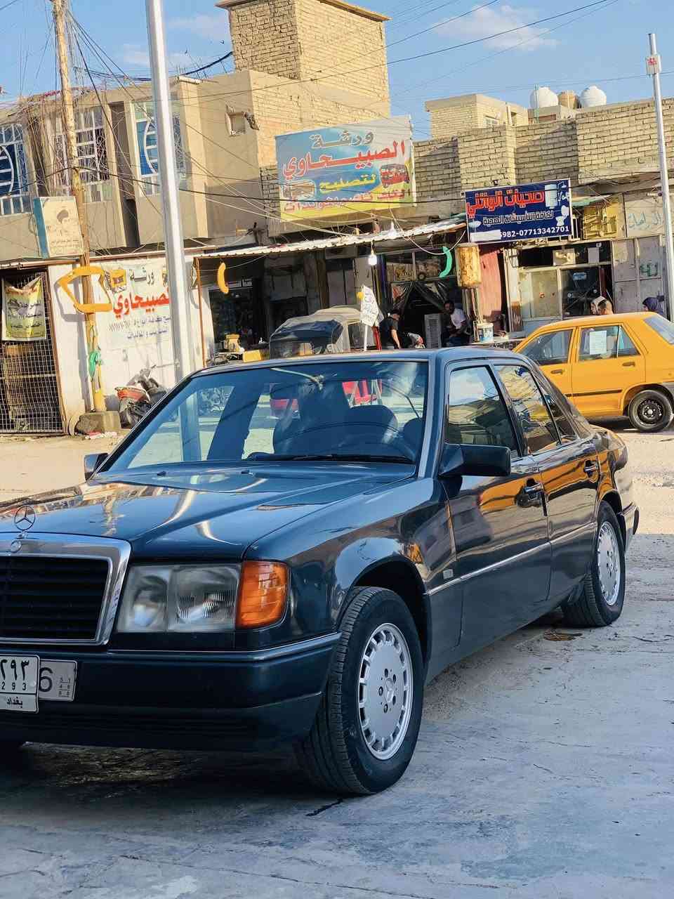 مارسدس دب مويل 91 
كير ومكينه بطه 
سياره تبريد مبدل منضومه كامله
سياره خير من الله 
السياره بيه بدايه صوت بلمحرك بدلت دهن وطلع السياره رايده محرك بطه تنين ونص
 45 وبيه مجال بسيط
مكاني بغداد الامين الثانيه 
رقم ***********
