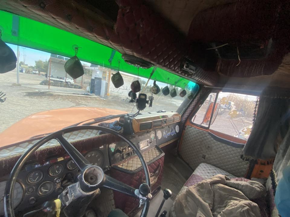 السلام عليكم مان للبيع رقم بغداد محرك كير اكسن تايرات جدد زوج والبقيه نص عمره قماره نضيف   سياره جهازه العمل هاذه رقمي ***********
