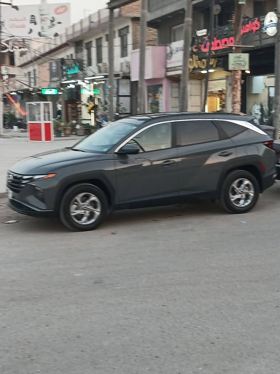 سلام عليكم
توسان سمنتي وارد مريكي 2024دخول جديد بدون رقم 
ماشيه11ميل يعني زيرو نص فول 
كامره خلفيه رادار أمامي خلفي قياده ذاتيه شاشه لمس 
حادثه بس باب خلفي كلشي بيه على وضع الشركه 
مكان السياره بابل 
سعره 185
***********
