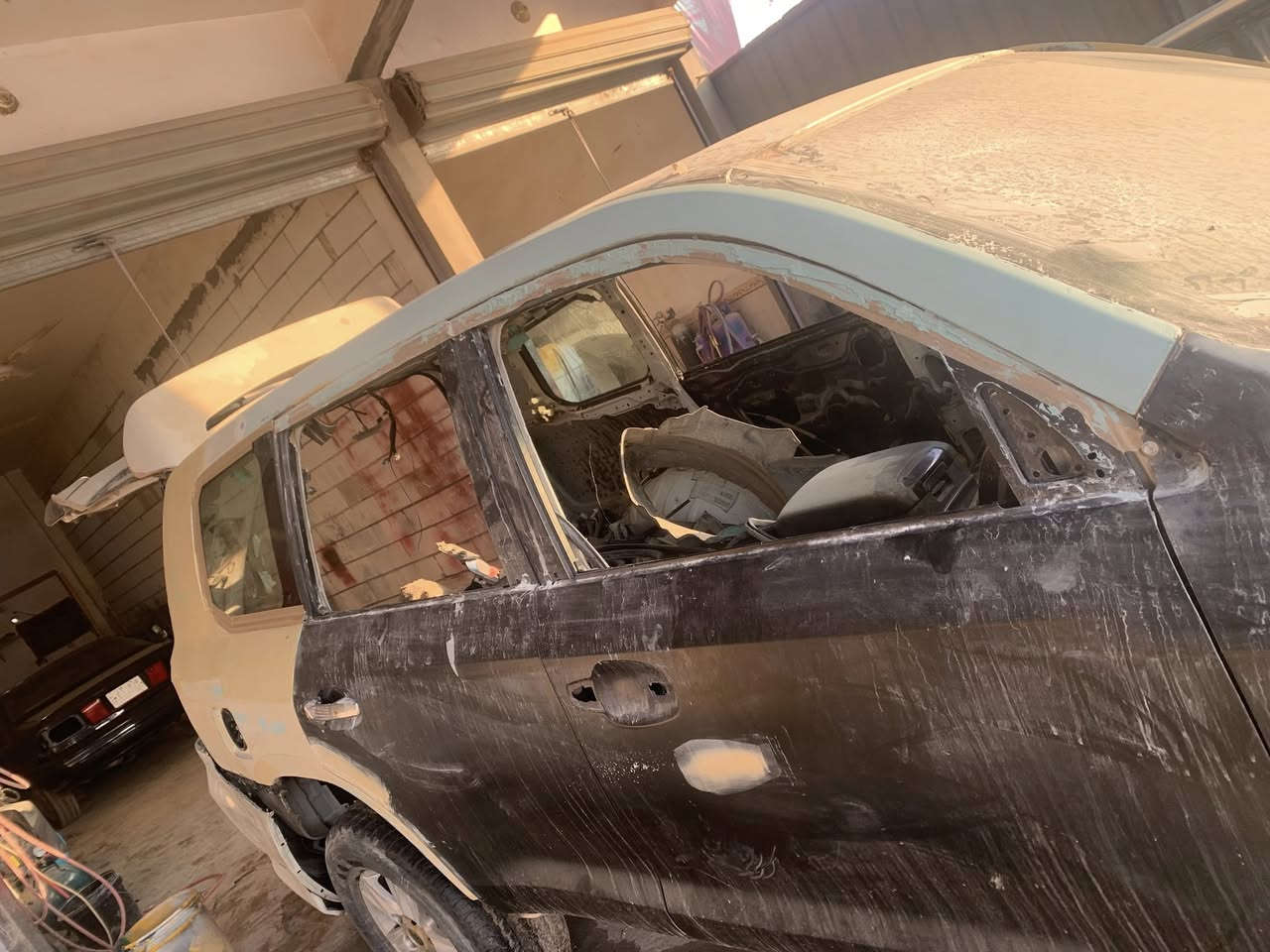 السلام عليكم صباغ سيارات الي  حديث قديم اطيك شغل درجه اولى اكدر افتح محل اني ماريد عدي محل تبريد فه العده شغل اني اشتغل *********** وشكراً لكم ALIBENZالصباغ
