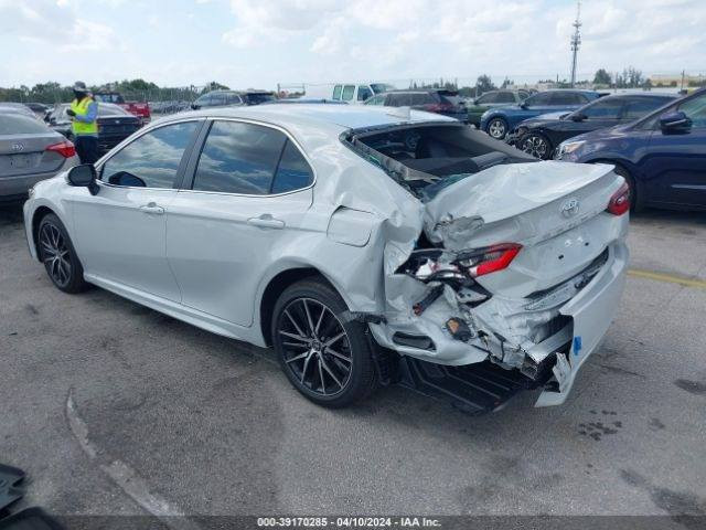 السلام عليكم ورحمة الله وبركاته
من رخصه الادمن عندي كامري وارد امريكي موديل 24 بغداد 
مواصفات se
فتحه سقف 
بصمه
كراسي جلد
كرسي كهرباء 
ستيرن كرسي تدفئه
حساسات اماميه و خلفيه 
شاشه
ايكو سبورت 
نور مل
مصابيح اماميه زنون 
اوتو هولد
اش اره بالمري 
ماشيه 3000
السيارة زيرو اللون مميز 
محرك 2500
تايرات رياضي 
صبغ جاملغ وقبغ جنطة لاغيرها والضربه ماواصله للشاصي وصور الحادث موضحه امامكم 
للاتصال ***********
