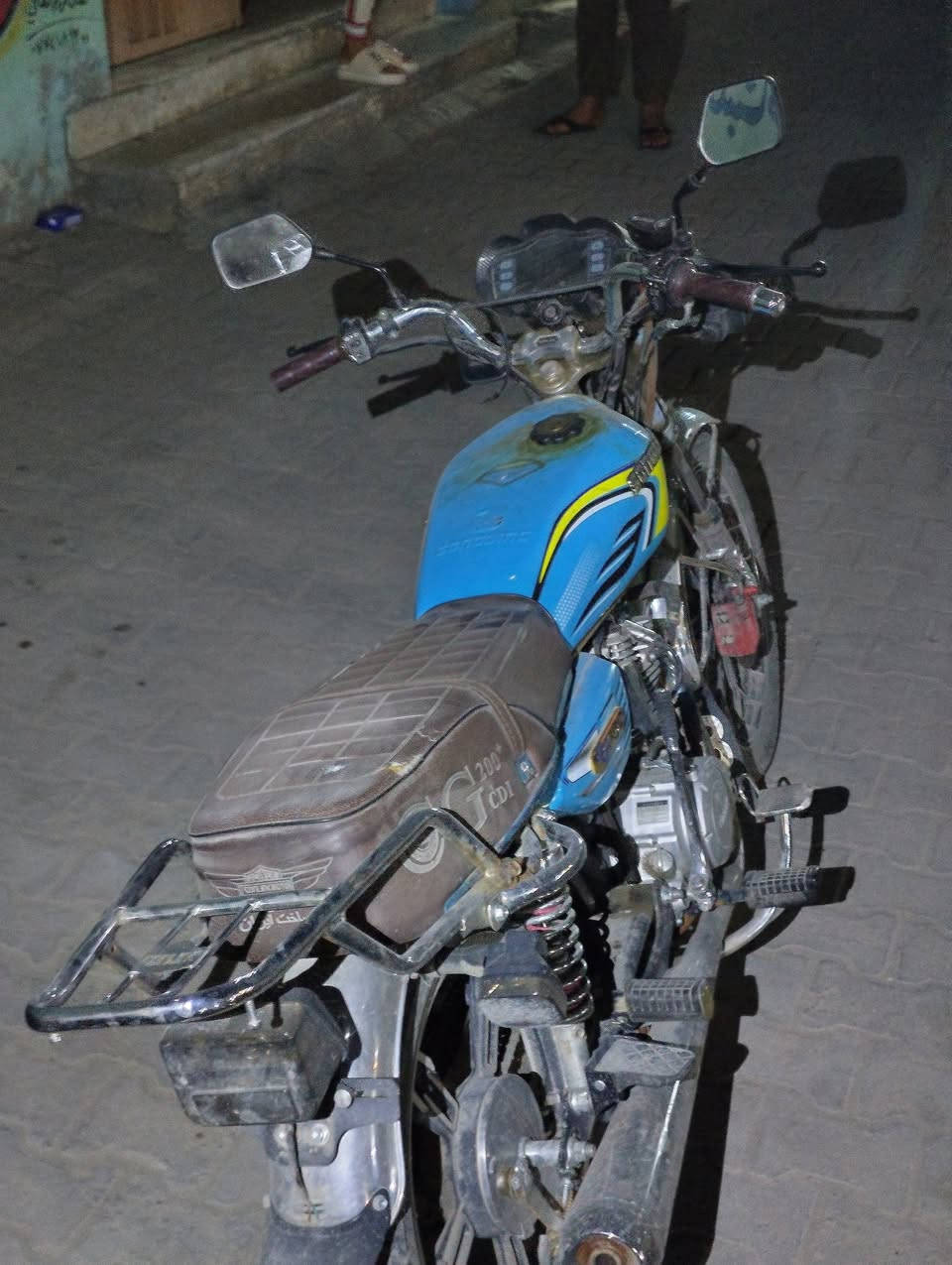 السلام عليكم دراجه ايراني موديل 2024 كير ومكينه كفاله دراجه خير من الله ماشيه 16الف أوراق موجوده والدراجه عوزه بس غسل وتطلع بيه سعر 600 مكاني مدينة الصدر ***********
