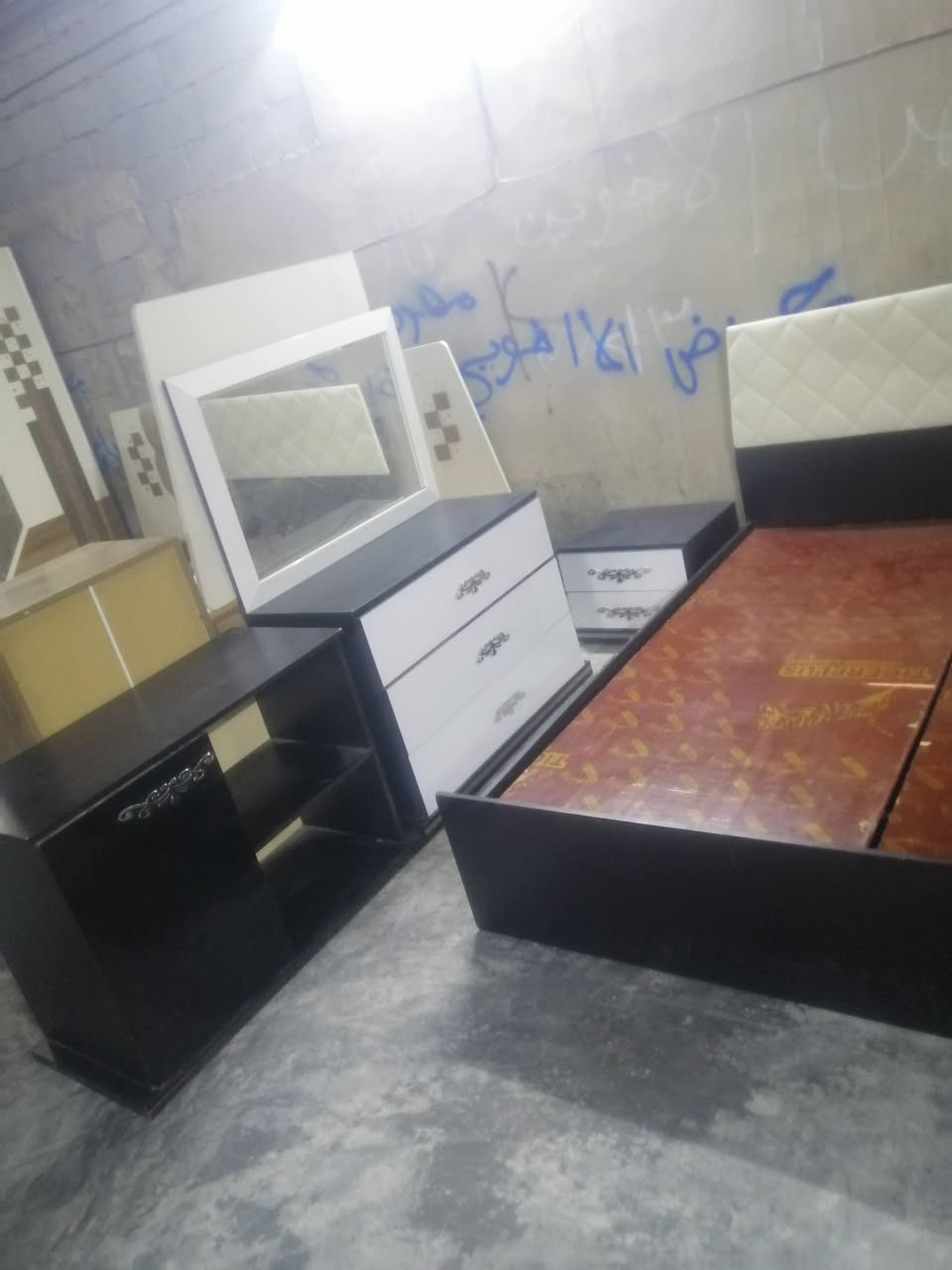 غرفه ٧قطع للبيع سعر 225 اتصال***********
