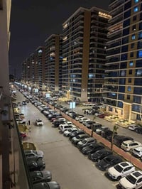 شقة للإيجار في مجمع بوابه العراق   مساحه ١٩٨ طابق  ١٥  غير مؤثثه طلاله...