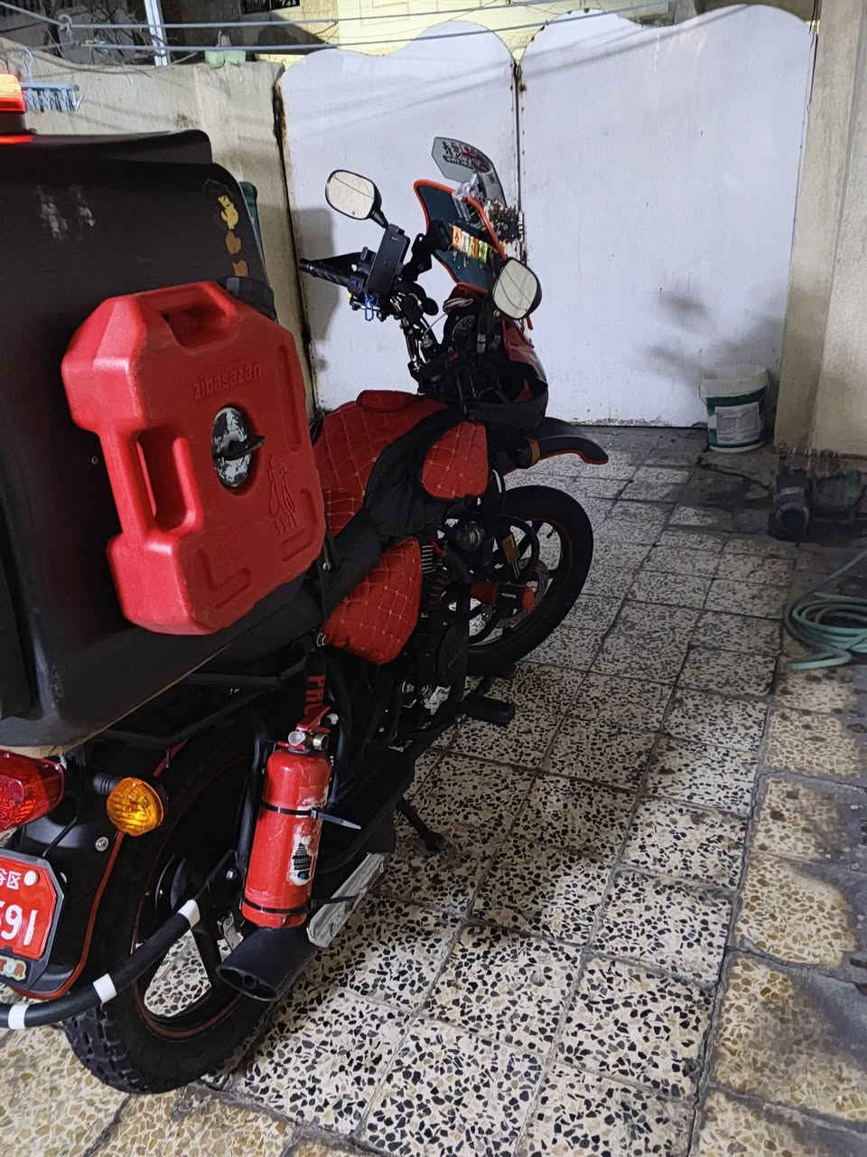 سلام عليكم 
دايوان 23طالعه بل 25
ماشيه 30الف فقط 
دراجه ممتعوبه ومناقص بيه شي خير من الله 
رقم نكليزي سنويه باسمي 
2500مجال بسيط
***********
