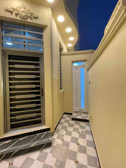 اسعد الله اوقتكم بكل خير احبتي
*********** 

دارين  واحد  بصف الثاني سكن للبيع مساحه كل دار 100 متر 

تريد واحد تريد 2 

سعر الدار الواحد 65 مليون بي مجال شراي 

طابو زراعي عراقي سند 25 وكاله ونسخه من طابو بسم المشتري 

يتكون كل دار من غرف نوم عدد 2 هول ديوان مطبخ 

 صحيات دخلي خارجي طارمه حلو مرتبه 

بناء حديث

درجه اولى 
صبق جوتن ضمان 12 سنه 

جميع الخدمات ماي كهرباء شارع 10 متر تبليط باب الدار مباشر 

اناره علاه طول الشارع 

عنوان ابو الخصيب محيله طريق الوصطي 

يبعدا مسافه 300 متر عن طريق الوصطي

منطقه روعه 

للعلم فارقات جاهزات للسكن تستلم بيتك عند المكتبة مباشر 

تصل وتدلل ***********
