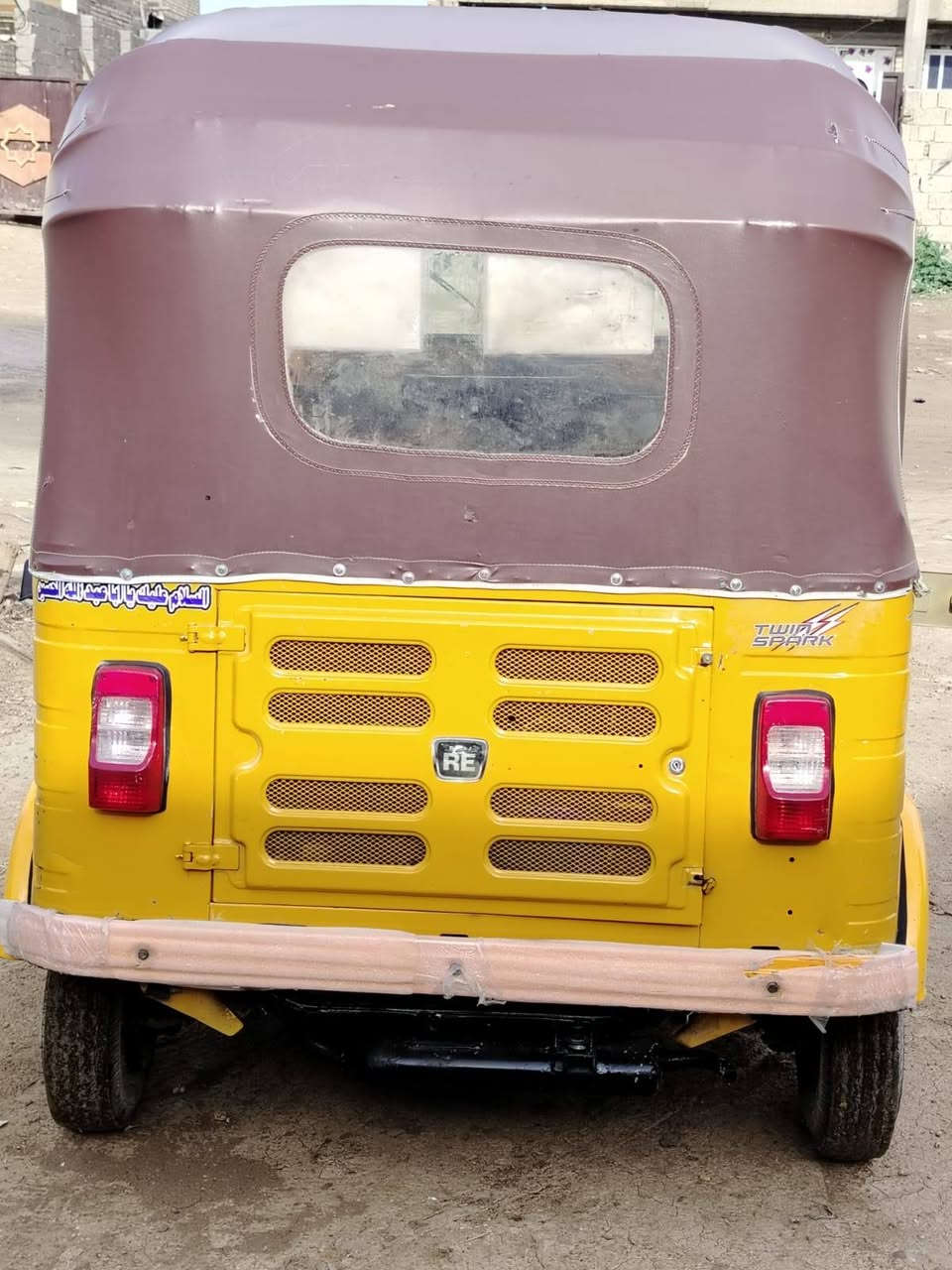 السلام عليكم ورحمة الله وبركاته  تكتك  202 شهر  12  كفاله  مكينة واكسل ولغد بارد  مستعجل على  بيعه  ***********  بس على  رقم ماعندي ما سنجر السعر ٦٧٠٠ وبيهة مجال بسيط
