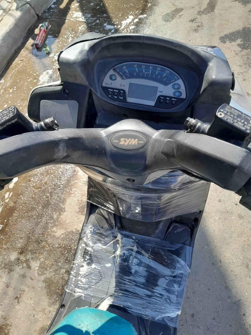 من رخصة صاحب الكروب المحترم سيام R120 كوم حديد ابيع بس فتحه سويج ٢٠٠ وبيهه مجال بغداد الشعب شارع الاسواق المركزية ***********
