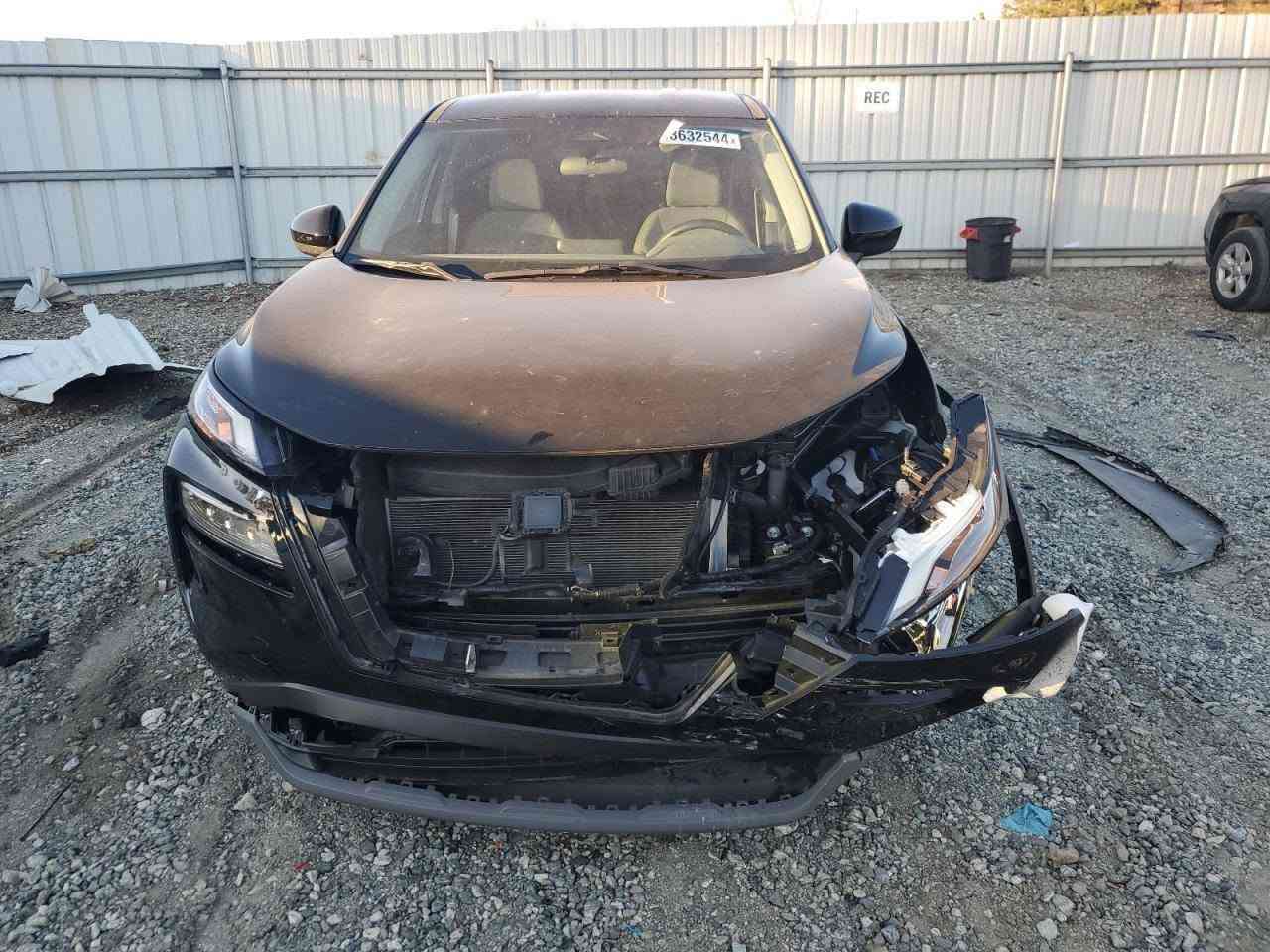 بيع مستعجل بسعر مناسب
نيسان روج Nissan Rogue 2023 🚘 
📍 الرقم: اربيل  
📍ماشية:53 ميل
⚡ المواصفات:
 • محرك 3 سلندر تيربو سعة 1500cc يولد قوة 201 حصان

 • فئة SV
 • دفع أمامي FWD
 • شاشة وسطية مع بلوتوث و USB
 • أنظمة أمان حديثة (ABS – EBD – مساعد صعود المرتفعات – مانع الانزلاق)
 • 6 وسائد هوائية لحماية متكاملة
 • تحكم بالمقود – مثبت سرعة
 • كاميرا خلفية مع حساسات
 • استهلاك وقود اقتصادي جداً

✅ بدون تبديل – بدون صبغ – بدون أي تعديل
فقط تبديل دعامية 
السعر و باقي التفاصيل على الخاص 
 او الاتصال
***********
***********
موجود واتساب وماسنجر وكلشي مذكور بالمنشور
