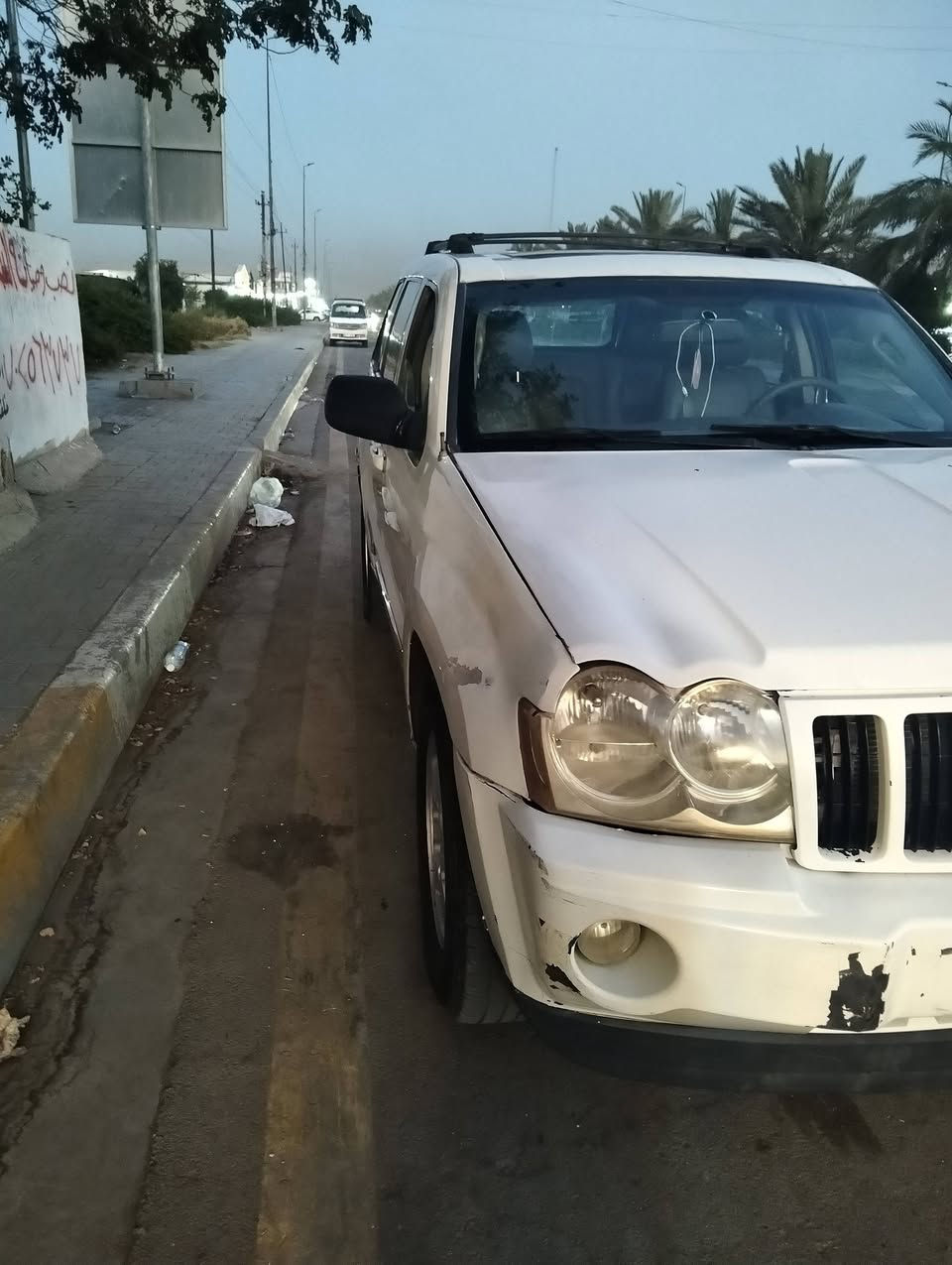 سلام عليكم جيب للبيع 2007 بسمي مكينه 8 مكان بغداد سعر 65 و بيهه مجال قليل ***********
