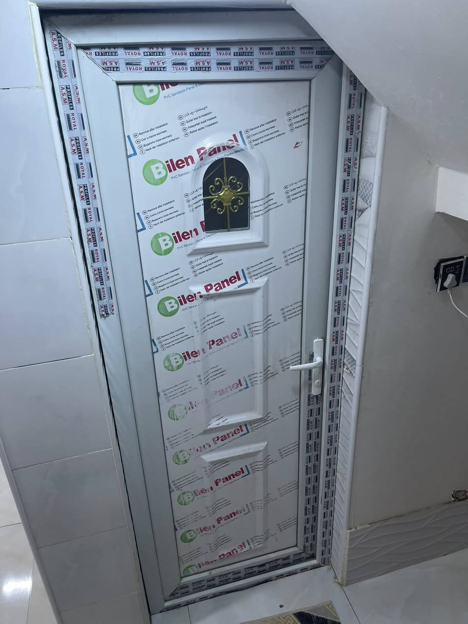 لبيع بيت زراعي

* الموقع: شارع المهندس
* المساحة: 150 م²
* بناء حديث
* يتكون من:
    * غرفتين
    * صالة استقبال
    * مطبخ
    * صحيات داخلية وخارجية
* الخدمات:
    * مجاري
    * ماء
    * كهرباء
* البناء من الطابوق والكونكريت

📞 للاستفسار والاتصال


**إذا كنت صاحب هذا الإعلان وتريد حذفه لأي سبب، رجاءا أرسل رسالة إلى الدعم الفني**