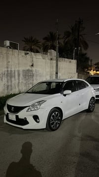 للبيع سوزوكي بالينو 2020  مكفولة من الصبغ و البارد فقط بيها كم طخه بسي...