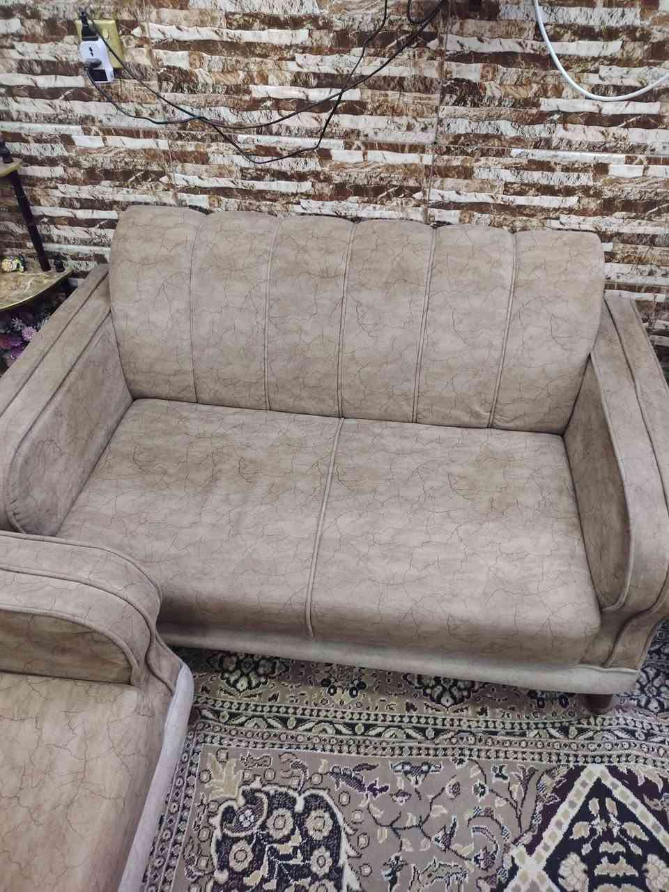 تخم للبيع العنوان الدورة ابو دشير
تخم 10 مقاعد نضيف ما بي اي ضرر والاسفنج مالته بعده ما دايس صار شهرين من مشترينه لا كسر بي ولا اي شي  سعر 650 الف ***********
