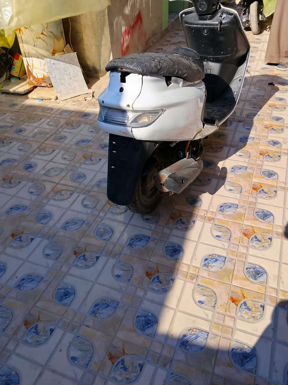 السلام عليكم  ..... مكلف بالنشر
دراجه للبيع  فراشه فحل محرك مفتوح بس كور السعر ٣٠٠ و بيها مجال . الشاميه حي العسكري شارع العريضه.  ***********
