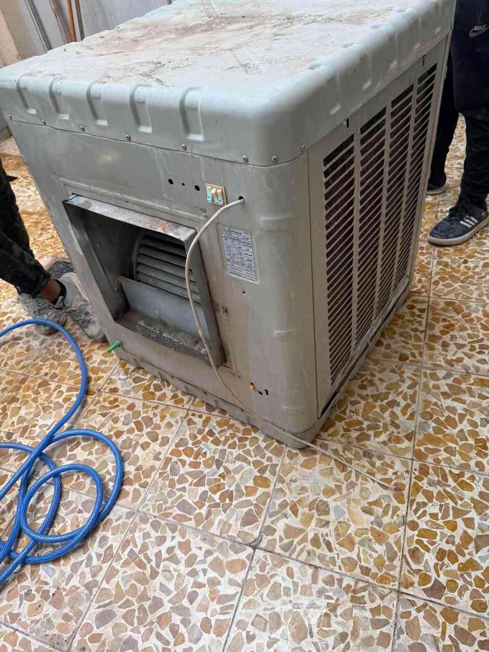 مبردات عدد ٢
نوعيه جنرال
سعر المبرده ١٢٥
موصل المزارع الثانيه


**إذا كنت صاحب هذا الإعلان وتريد حذفه لأي سبب، رجاءا أرسل رسالة إلى الدعم الفني**