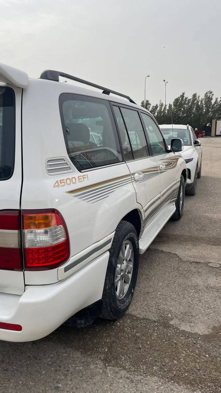 للبيع
لاندكروز ٢٠٠١ خليجي السيارة بيها الجاملغ الامامي صبغ و شبر شرط جوه علامة البنيد والباقي مكفول 
السعر ١٤٠ وبيها مجال 
رقمها مشروع وطني وين ما تريد تحول .. مكانها .ديالى 
***********
