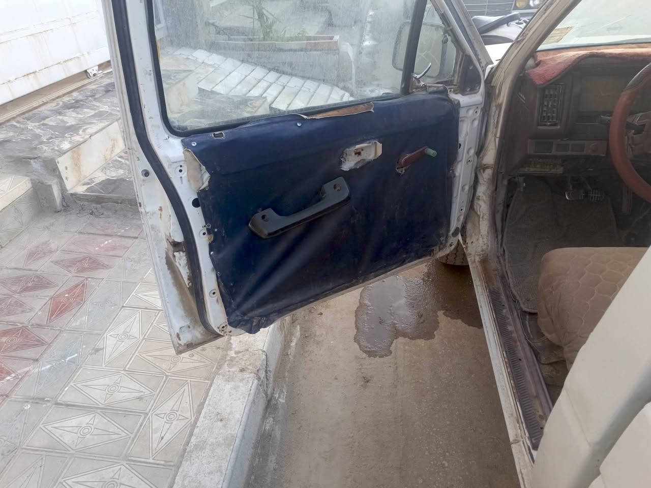 السلام عليكم نيسان تيوته 1991مكينه وكير جدد سياره جاهزه. رقم مثنى الماني سنويه ل 29بسمي كهربائيه شغاله ماكان ناصرية مركز السعر 35بي مجال ***********
