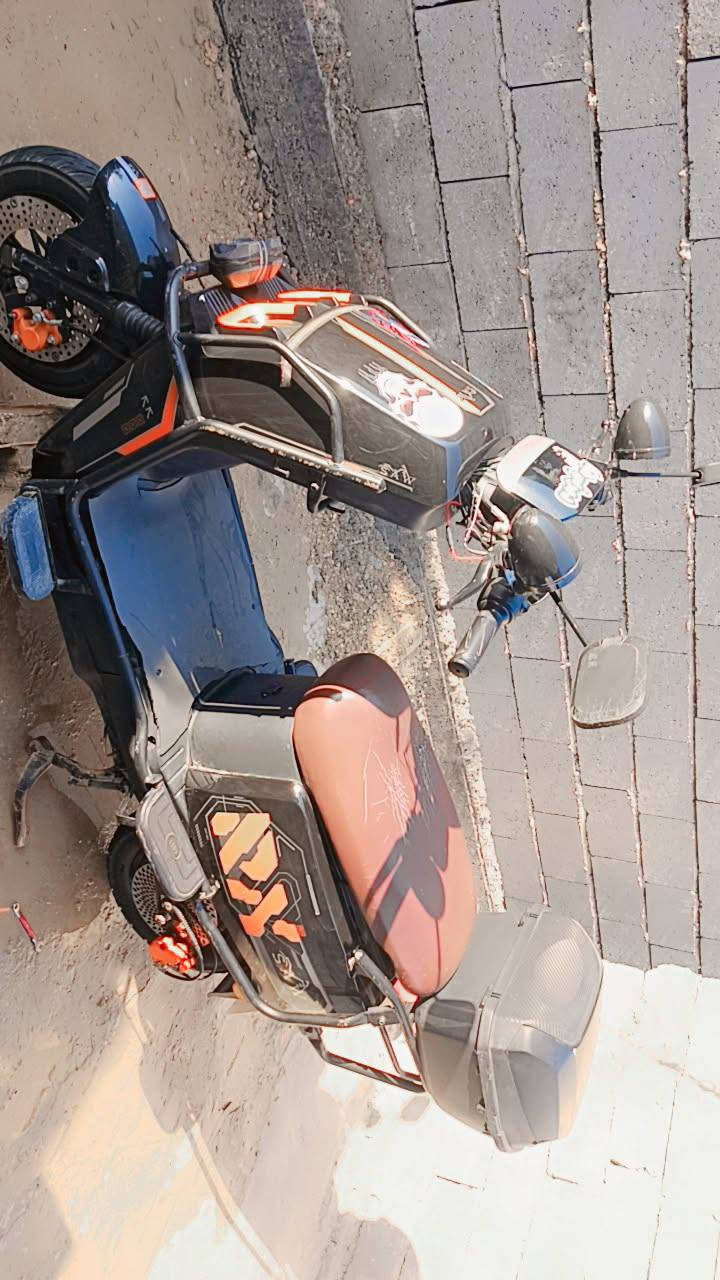 موتور للبيع سعر 650 بيها مجال
***********
