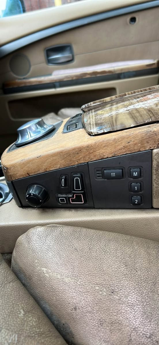 سه ره تا به ناوي خوا
بيئيم ٧٤٥
ناوزه رد
كوشن كاره بايي
كوشن ساردوو گه رم 
تبريت مه ركه زي 
به سمه 
سلايت 
سوكان فؤليؤم
شاشه
ده ركه شفت 
قه پات قه پات مواسه فات 
***********
فيبه ر 
واسئاپ أربيل, العراق
