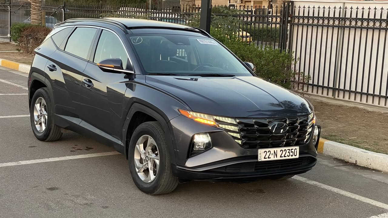 السلام عليكم ( للبيع فقط) ***********
توسان موديل 2024 وارد امريكي فول بانوراما
لونها رصاصي
دخول وترقيم جديد ( رقم اربيل تحويل ثاني يوم)
بدون قطرة صبغ بدون تبديل بدون ايرباك
( حادثها فقط تعديل pdr بارد بحافة البنيد) 
الباقي كفاله عامه شرط السونار 
الموصفات فول واذكر جزء منها 
🔹بانوراما على طول السقف 
🔹كشنات جلد بالكامل + تدفئه
🔹كشن السائق كهرباء + هاند بريك بصمه
🔹بصمة تشغيل + بصمة ابواب + جنطه كهرباء 
🔹شاشه ايباد كبيره الحجم + تبريد شاشه
🔹محرك 2500 + انظمة متعدده للقياده
🔹تدفئة مقود + فول رادار 360 درجه
🔹اشاير بالمري + نقاط عمياء 
🔹ماشيه 19 الف وبعد مماشيه بالعراق
🔹للامانه السياره جديده جدا وبعدها بريحة الشركه ( جميع الايرباكات سليمه)
🔹السعر 202 
مكاني بغداد خلف هايبر ماركت حي العامل🔹***********
