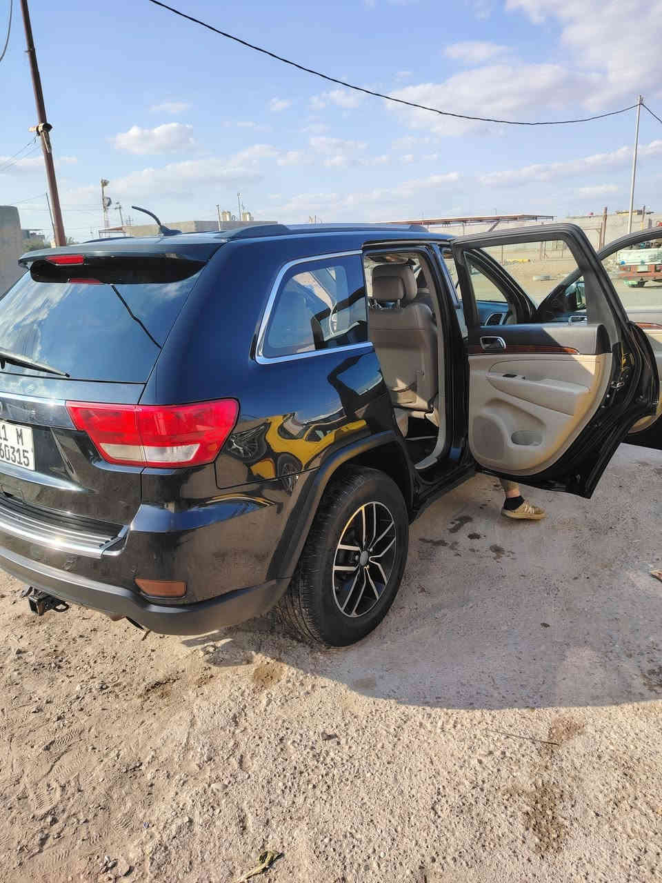 جيب شيروكي مديل ١٣ ورد مريكي محرك هيمي فول مواصفات محرك مكفول تخم تاير حدادي جديده تبريد جديد رقم بغداد بسمي سعر 170 البصرة القرنه ***********
