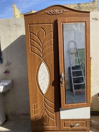 للبيع كنتور شاشة ٣٢ سرير مكتبة  ٠٧٨٣٨٠٦٨٩٩٠