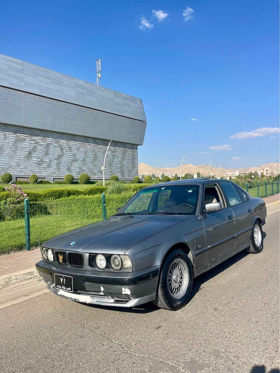 سەرەتا بەناوی خودا❤️❤️
BMW (1994)
سعری (19)گەڵا 
(علوجە)
سەیارەكە مەكینەی (520)كەپسە دەبڵ دیجیتاڵ 
گێڕو مەكینەو ئەكسلی بەشەرت
دوكەڵو بوخار بەشەرتت 
تەقەو ڕەقەی بەشەرت 
كارەبای گشتگیانی مەزبوتە 
دەعمو لێدراوی قورسینیە 
موسو بڕاوە بەشەرتت 
گەرمی ئیشدەكات 
تەبریدی كۆمپلێسەرەكەی جامبوە 
سڵایتە . كوشن جلدە. ئاوێنەكارەبایە   جام كارەبایە 
سەیارەكە فولە بەس گێڕی عادیە      
چوار ویلو تایەیلۆكی تازە خراوەتە سەری 
ساڵانسای سپۆرتی لەسەرە
بۆقوەت بەس ماشەڵای دەوێت
قیستو قەرزو ئاڵوگۆڕم. نیە 
سەیارەكە لە سلێمانیە 
ژم ;*********** فایبەری لەسەرە .     ئەدمینی:❤️❤️ السليمانية, العراق
