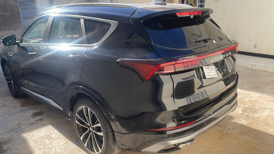 جيتور سوده موديل2024 مبدل بيها باب خلف السايق نوع X70 بلاس ماشيه 62 الف وترد كويتي اعلى فئه فحص مؤقت سعرها 139 ورقه المكان البصره زبير سياره***********
