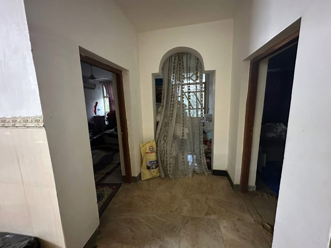 دار سكن طابو صرف في ( حي الزيتون )
بجانب بيت ( ظاهر عبد الرضا عطب)+( عصام زليزل )

مساحة ٣٠٠ م - شارع بعرض ١٢ م - ماء - كهرباء 
بناء طابوق جمهوري - سقف صب كونكريت 
أساس رفت -  ( أرضية مرمر ) - ( طابقين )
( ٣ غرف نوم ) - صحيات طابق ٢ + داخلية + خارجية

( تحويل مباشر )

للاستفسار مراجعة مكتب ( غيدان ) للعقار  
واسط - الزبيدية - مقابيل حي ( الصناعي )  
***********  
*********** محمد سيد غازي
