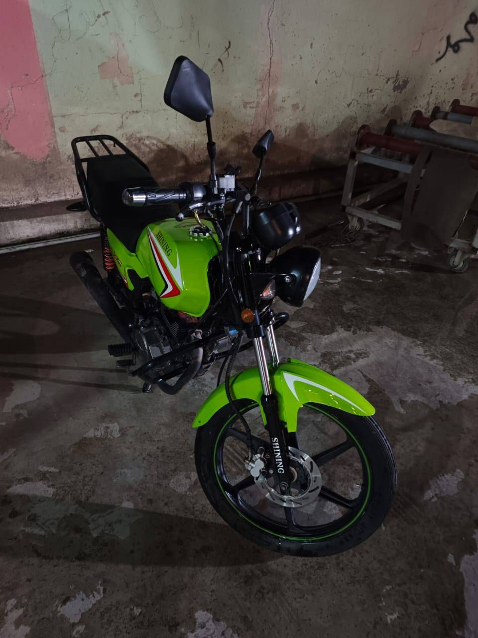سلام عليكم دراجه شاينك مرقم تحويل ثاني يوم للبيع موديل 23 مكفوله من تاير لتاير وزوج تايرات جدد محرك ممدوده سبانه عليه كهربايات شغاله اي نقص مابيه  الشراي يتصل ويدلل ***********
