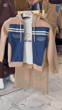 سوت بناتي محير يلبس من عمر 10~16 سنه
مجمع المياحي ***********
