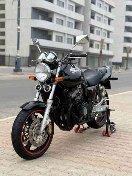 للبيع CB 400 جيل اول لوك لوك 
الي يدور جديد وبلكارتون دراجه كفاله عامه كير محرك كابريتر كله بشرط برغي ممفتوح تايرات وزنجيل ودهن وبلكات كله جديد تانكي كزازه ماشي قليل اوراق كامل بوجهك رقم شرط معدل جوى ١٨٠ كهربائيات كامل دراجه مال جناي مكاني كركوك سعرها ۱٥ ومجال للشراي اتصل وخادم للطيبين❤️
(( *********** ))

