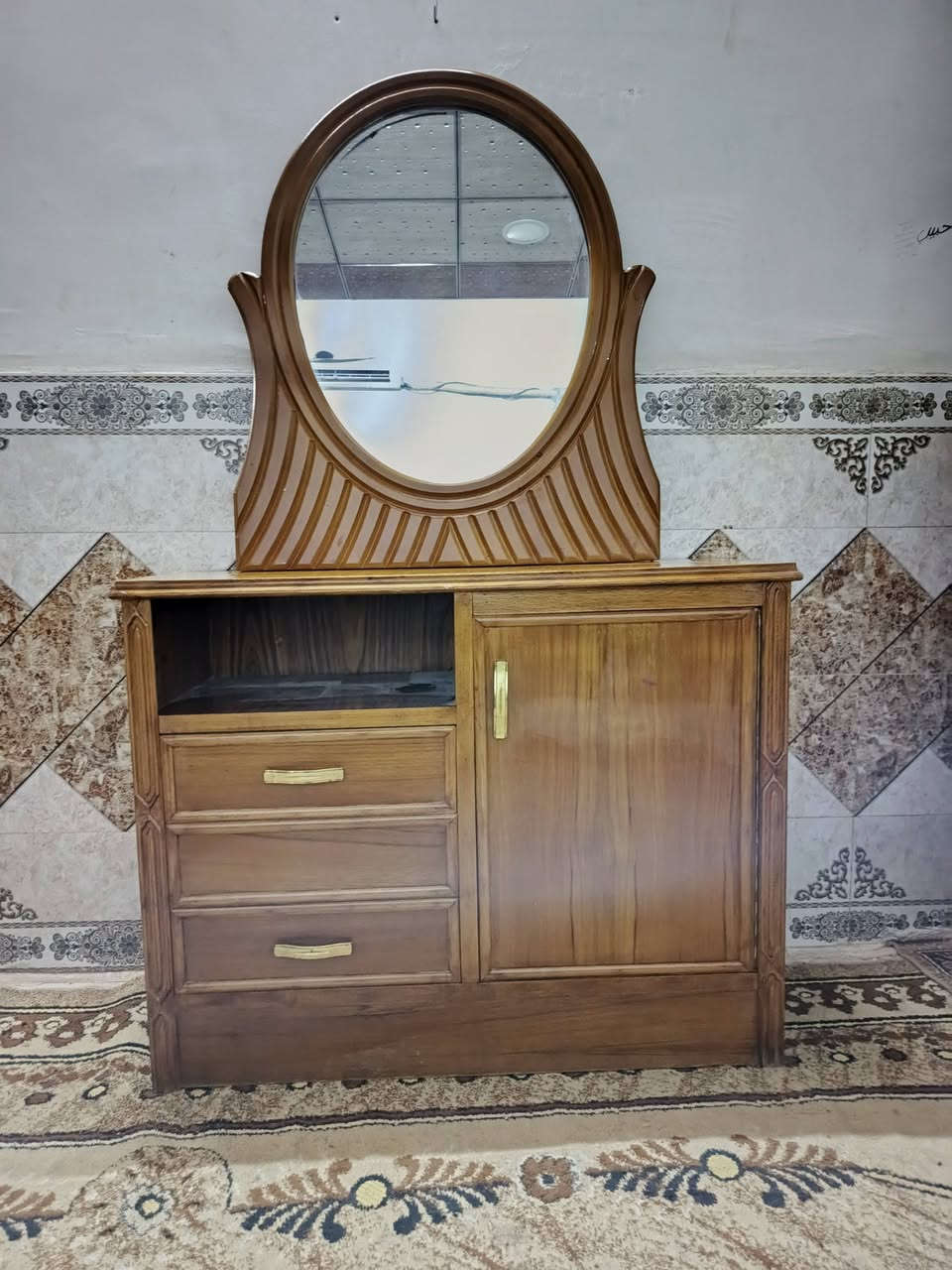 بوفيه وياها مرايه نظيفه جدا صاج مكان الحسينيه واكو توصيل السعر 50 الشراي يجي خاص


**إذا كنت صاحب هذا الإعلان وتريد حذفه لأي سبب، رجاءا أرسل رسالة إلى الدعم الفني**