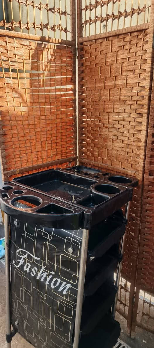 سعرهن مناسب جداً جداً
مكاني بغداد الحرية 
***********
