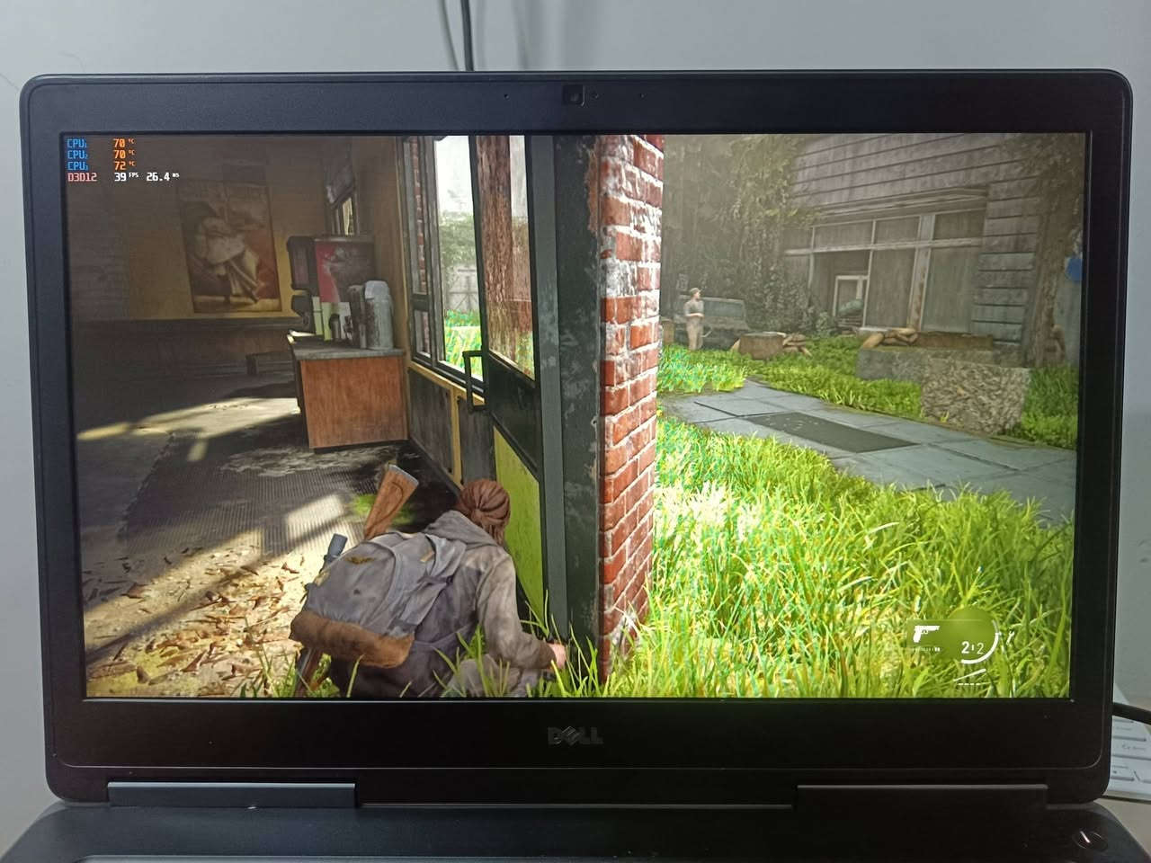 شباب الكيمرز💻
كرت شاشة ثمانية كيگا خارجي
تشغل the last of us remastered اربعين فريم 
سايربنك على خمسين فريم
كل هذة على دقة على دقة fhd 
راسلني خاص ادزلك فيدوات الالعاب🔥
لابتوب  dell precision 7720💻🔥
المعالج (CPU): Core i7  فئة HQ 
كرت الشاشة : 8GB NVIDIA Quadro P4000.☑️ 
اضافة 8gb داخلي.
الرام (RAM): 16GB DDR4☑️
الهارد (SSD): 512GB NVME 
اربع اماكن تخزين
اربع اماكن رامات للتطوير الى 64 Gb
كيبورد اضاءه RGB
بكرت شاشة يشغل اكثر برامج التصميم والمحاكاة تعقيدا  الجداً جداً ثقيلة  بسبب كرت الشاشة القوي.
الشاشة: 17.3 بوصة FHD.☑️
 الجهاز مجهز بـ مروحتين (Double Fan) للتبريد، يعني انسى شي اسمه حرارة واشتغل والعب براحتك حتى لو كربت عليه 24 ساعة.
السعر 530 الف
للتواصل ***********
يوجد توصيل لكل محافضات العراق🚗
